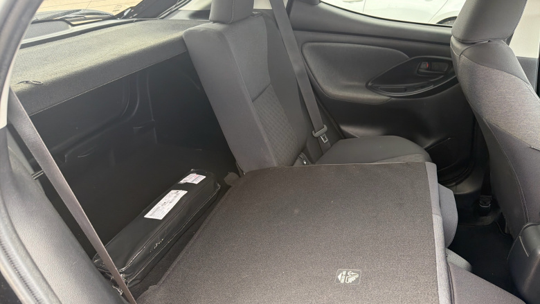 Toyota Yaris 1.5 Hybrid Design 5dr CVT Hybrid Hatchback